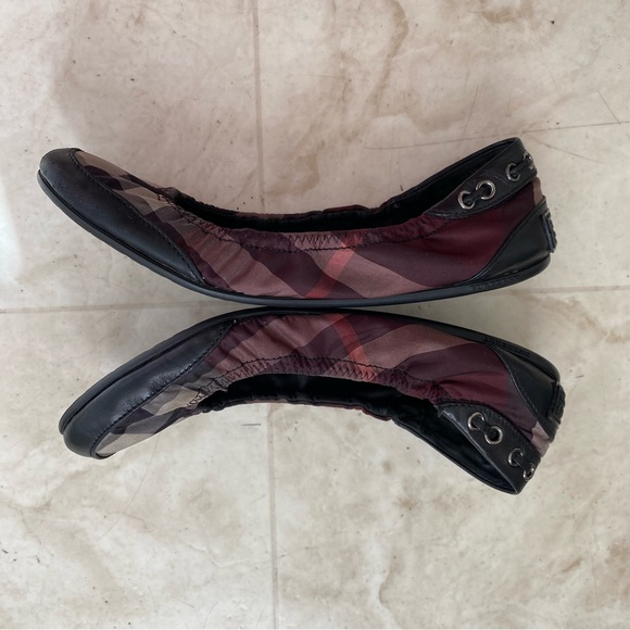 Burberry Made in Italy Nova Check Print Nylon Leather Round Toe Ballet Flats 7 - Picture 3 of 11